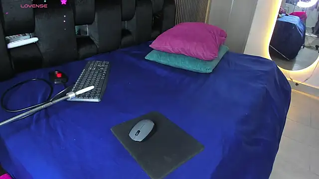 levana1 online show from November 10, 11:11 pm