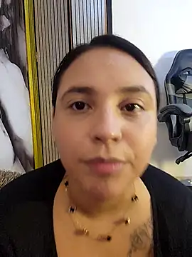 LizzRouse online show from March 3, 8:26 pm