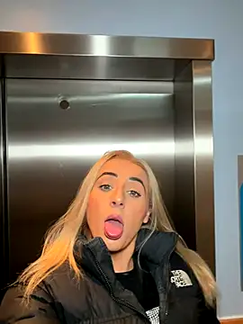 Strongqueen online show from December 21, 12:26 am