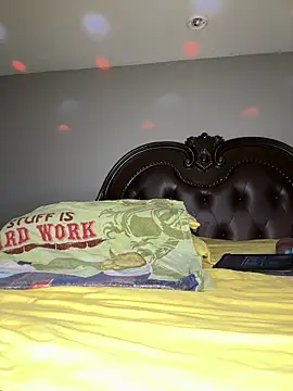 ThickAssRena online show from December 23, 5:11 am