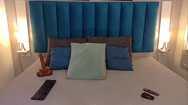 Madisonsmiith online show from July 1, 8:30 pm