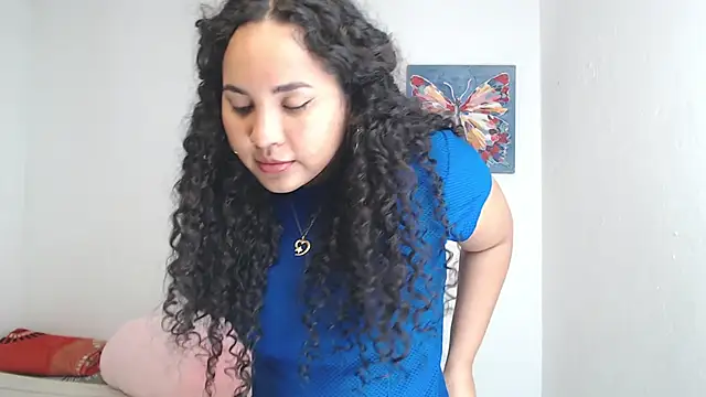 Snapshot of luciana_keating chatting on October 5, 5:45 am luciana keating online show from October 5, 5:45 am