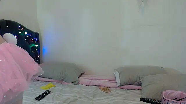 Snapshot of gooddes303salome chatting on October 31, 5:31 am gooddes303salome online show from October 31, 5:31 am