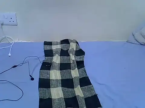 Twerl online show from July 28, 3:15 am