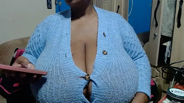 CUTEFIRMMELONSS online show from July 14, 5:28 pm