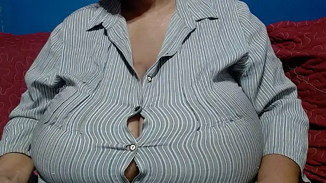 CUTEFIRMMELONSS online show from June 8, 3:29 am