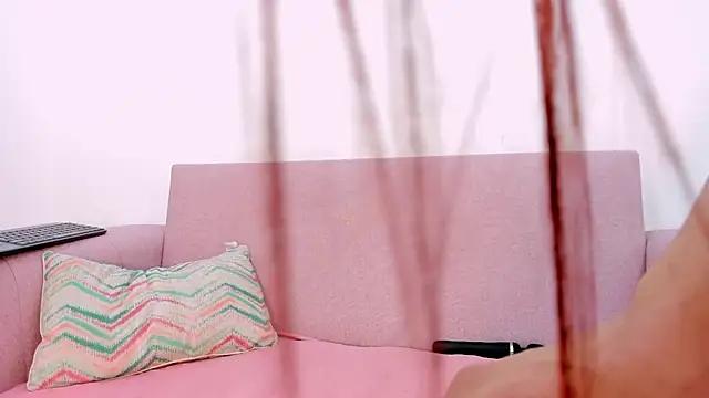 lara murphy online show from February 5, 11:30 pm