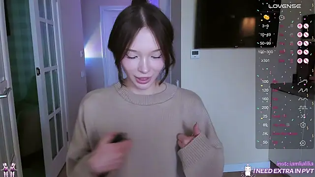 lialiliaa online show from October 26, 9:05 am