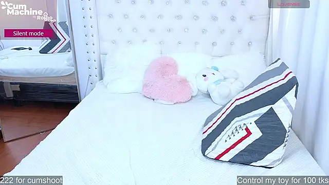 Snapshot of Hikikodoll__ chatting on October 15, 10:12 pm Hikikodoll online show from October 15, 10:12 pm
