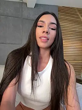 EllaSanz  online show from June 15, 9:26 pm