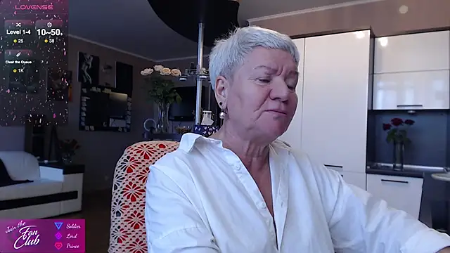 Snapshot of roxana_brooks chatting on October 8, 2:32 pm roxana brooks online show from October 8, 2:32 pm