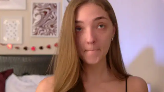 VirginieCruz online show from March 12, 5:32 am