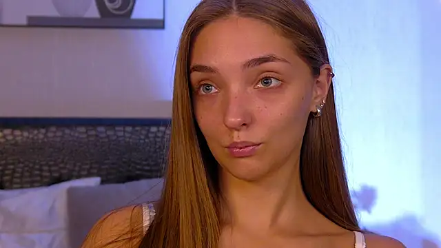 VirginieCruz online show from September 22, 7:45 pm