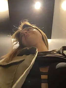 ValenciaShock online show from February 6, 7:01 am