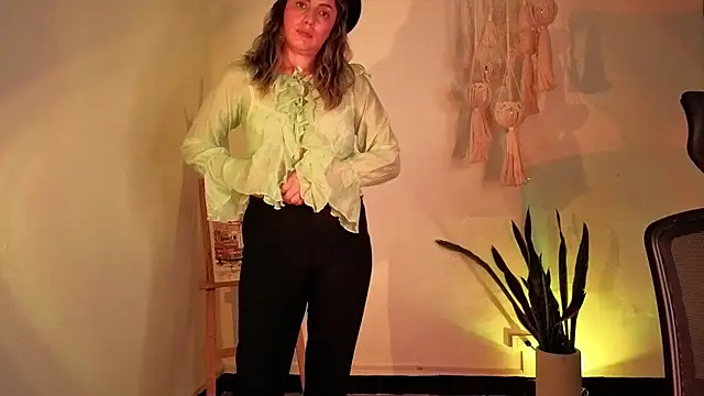 Snapshot of Mala_Bad chatting on September 25, 5:55 pm Mala Bad online show from September 25, 5:55 pm