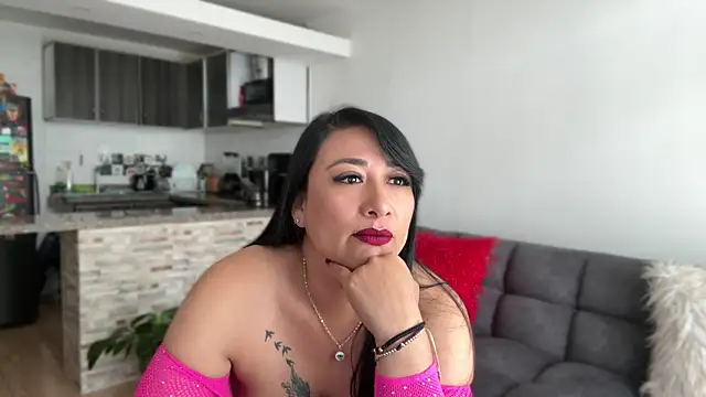 Karina Yang online show from May 4, 4:11 pm