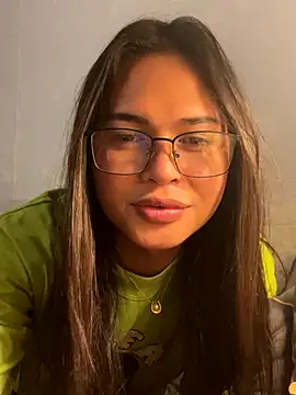 Ashely Lewis online show from December 3, 8:44 pm