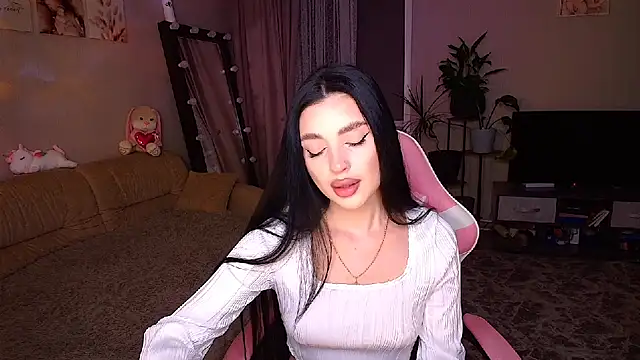 Snapshot of __Malika__ chatting on October 12, 3:36 pm Malika online show from October 12, 3:36 pm