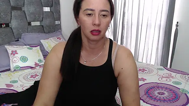 sara hott 1 online show from February 20, 8:20 pm