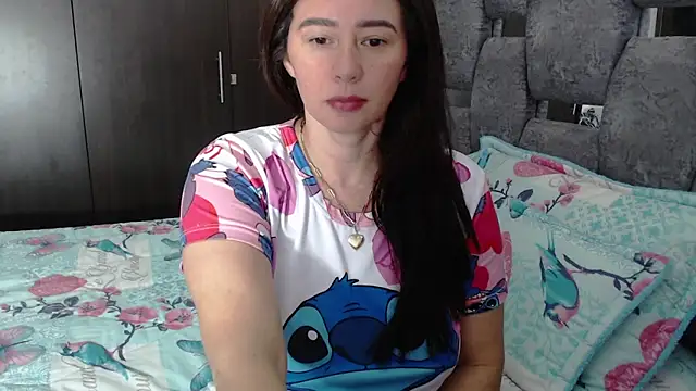 sara hott 1 online show from July 1, 1:54 pm