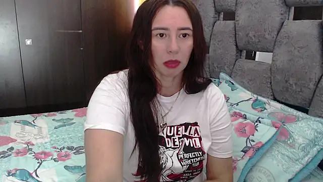 sara hott 1 online show from June 26, 8:21 pm