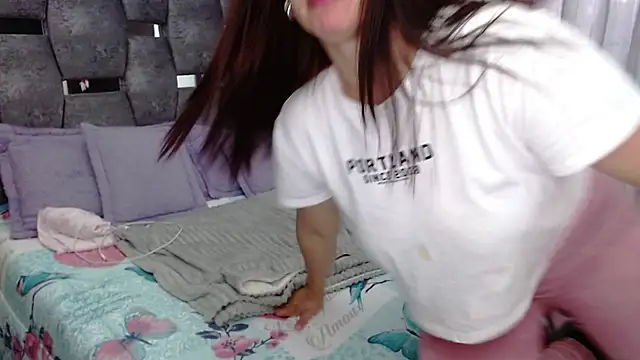 sara hott 1 online show from November 21, 8:00 pm