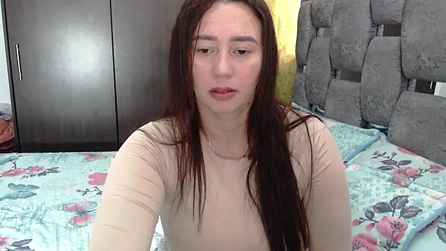 sara hott 1 online show from June 24, 8:41 pm