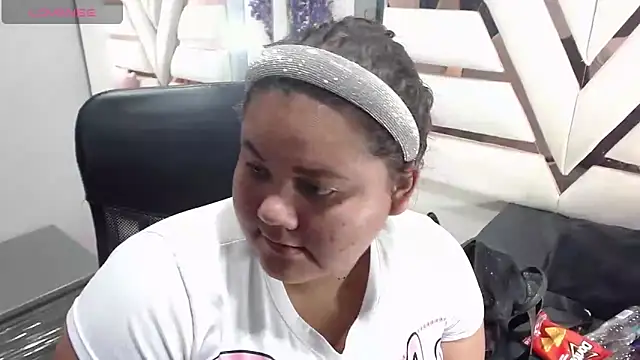 ValenTitis online show from April 25, 9:12 pm