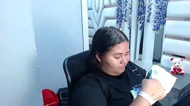 ValenTitis online show from April 20, 9:18 pm