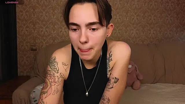 twobabesweet online show from August 2, 4:59 am