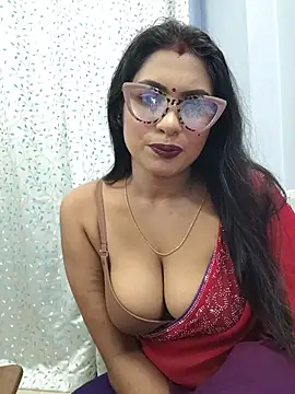 Queen Dolly online show from June 23, 5:44 pm