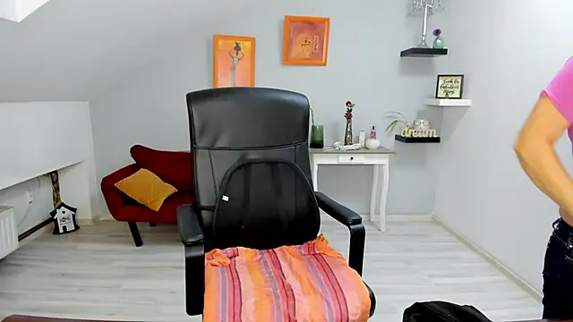 LollaGirl online show from November 24, 4:25 am