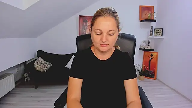 LollaGirl online show from July 13, 3:29 am