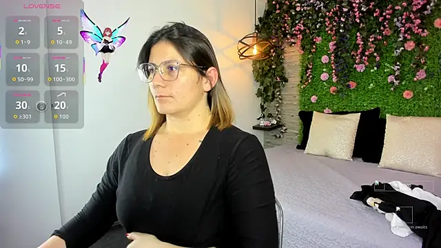 SarahDeyvis online show from November 18, 5:47 pm