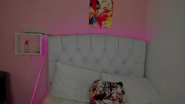 18candys online show from June 27, 11:22 pm