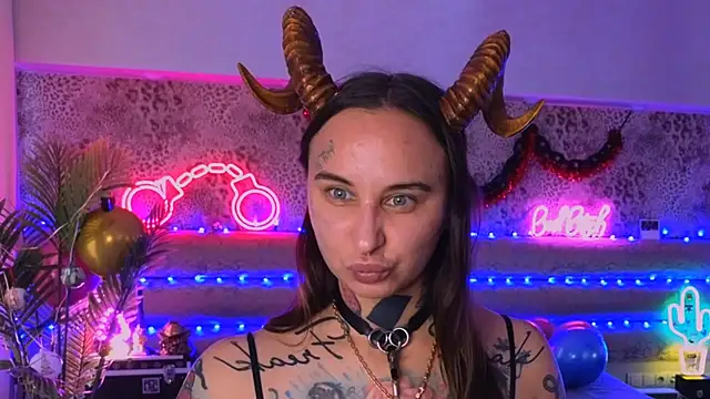 Cool Freak  online show from November 29, 10:30 am