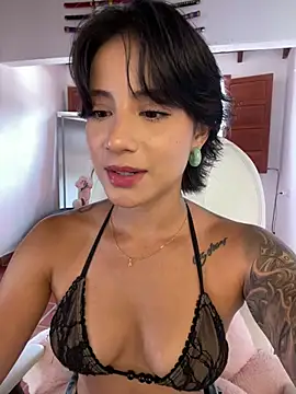 Ale Lewis online show from July 21, 9:04 pm