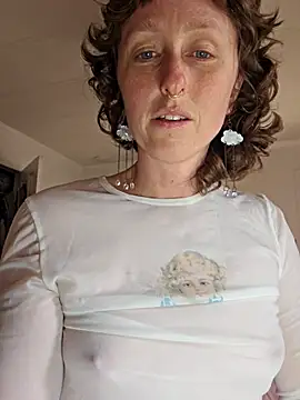 mossy kiss online show from January 8, 5:17 pm