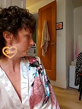 Snapshot of mossy_kiss chatting on October 8, 6:23 pm mossy kiss online show from October 8, 6:23 pm