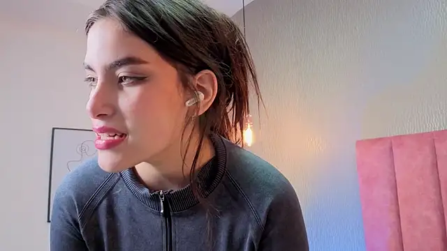 Alexa Thaylor  online show from January 11, 9:42 pm