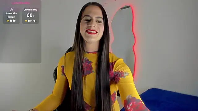 Naughtysofiaa online show from September 19, 2:10 am