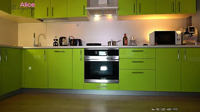 pinkheart  online show from November 30, 3:27 pm