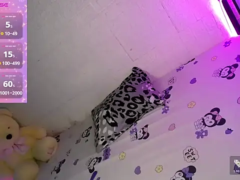 katie white online show from October 19, 8:27 am