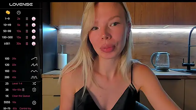 Olivia Bells online show from June 28, 9:32 pm