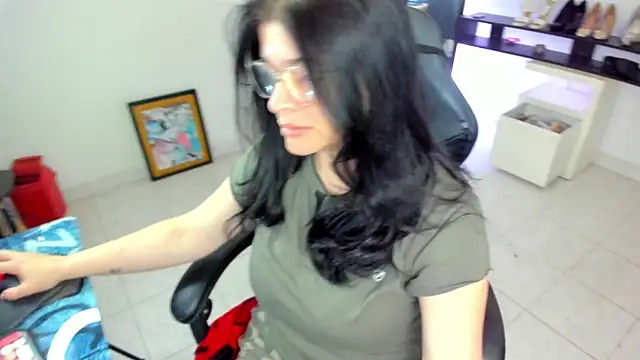 BellaFlaming online show from April 29, 11:13 am