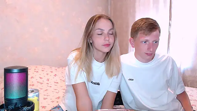 juliaanddima online show from July 13, 8:04 am