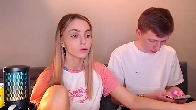 juliaanddima online show from December 2, 10:12 pm