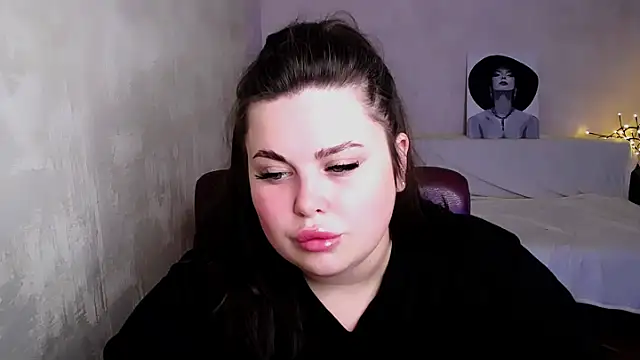 Emily Mo online show from August 5, 7:37 am