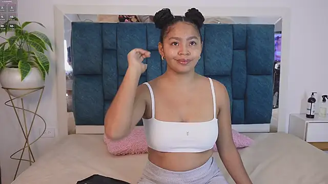 Anais aradia online show from March 18, 6:18 am