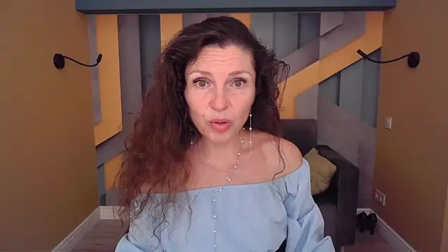 EllaLong online show from June 12, 11:18 am